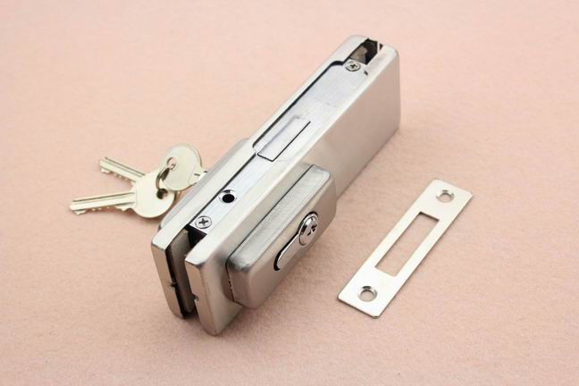 怎么選擇好的玻璃門鎖夾？