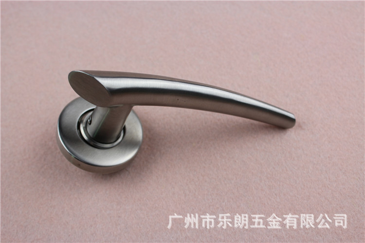 RLH-39 歐式精鑄門(mén)用鎖實(shí)心把手