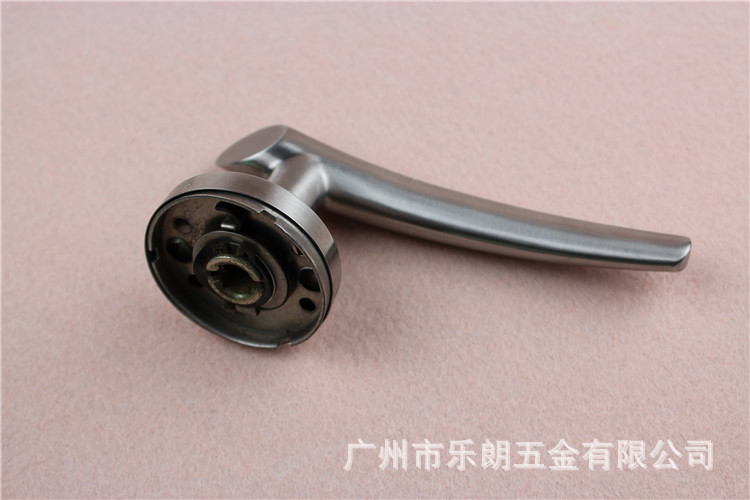 RLH-39 歐式精鑄門(mén)用鎖實(shí)心把手